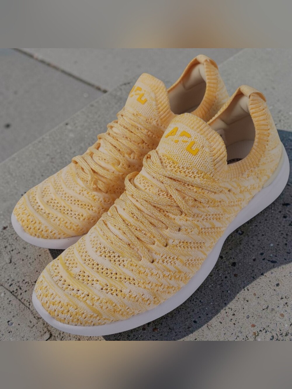APL Women's Size 8.5 Techloom Wave Trainers Sneakers in Marigold Performance